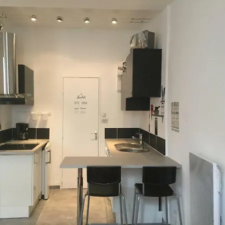 Le Suffren, Classe Ventile ,wifi, A 100 M De La Apartment Toulon