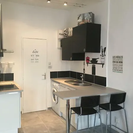 Le Suffren, Classe Ventile ,wifi, A 100 M De La Tulon