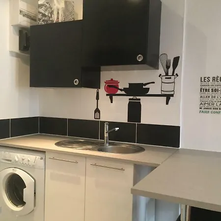 Le Suffren Meublé Apartamento *
