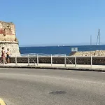 Appartement Le Suffren, Classé Ventilé ,wifi, à 100 M De La Toulon