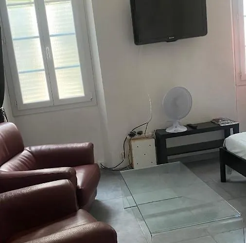 Le Suffren, Classe Ventile ,wifi, A 100 M De La Daire