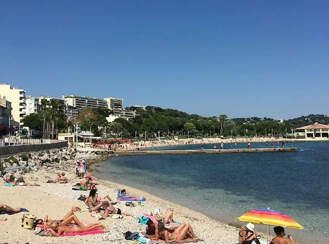 Daire Le Suffren, Classe Ventile ,wifi, A 100 M De La Toulon