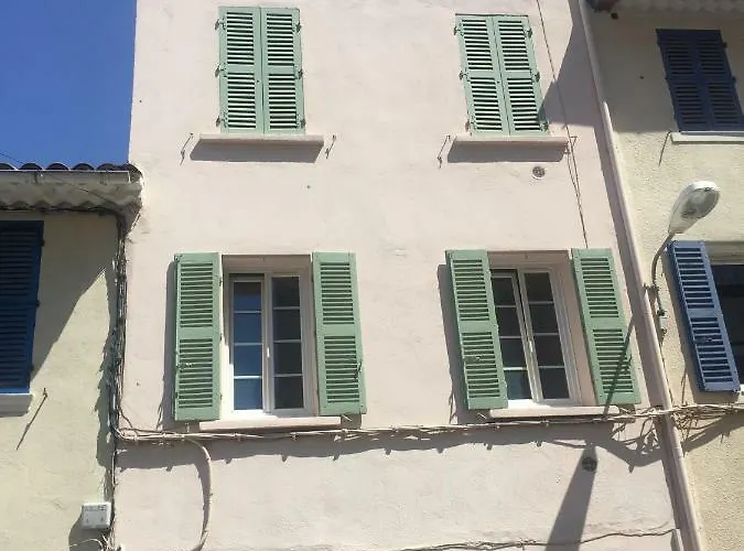 Le Suffren, Classe Ventile ,wifi, A 100 M De La Daire